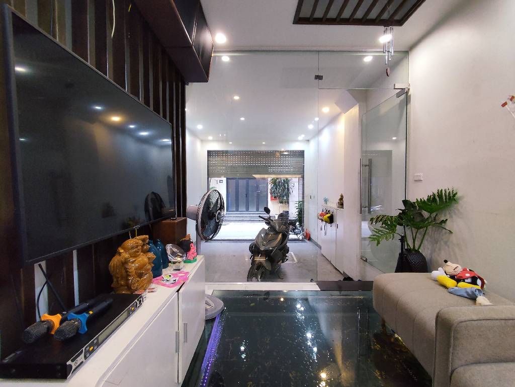 Bán nhà Khu C Hoàng Văn Thái - diện tích 43m2 5 tầng - Ô TÔ TRÁNH - giá 18 tỷ