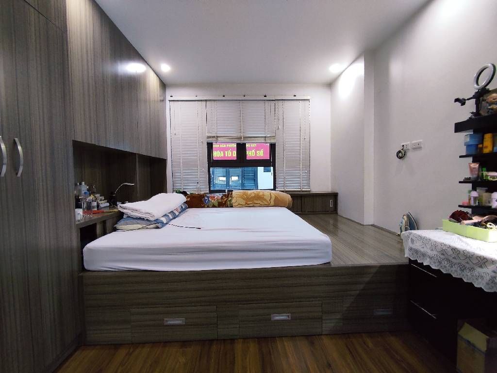 Bán nhà Khu C Hoàng Văn Thái - diện tích 43m2 5 tầng - Ô TÔ TRÁNH - giá 18 tỷ