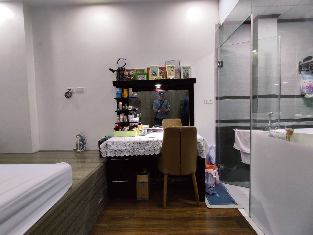 Bán nhà Khu C Hoàng Văn Thái - diện tích 43m2 5 tầng - Ô TÔ TRÁNH - giá 18 tỷ