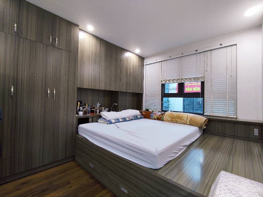 Bán nhà Khu C Hoàng Văn Thái - diện tích 43m2 5 tầng - Ô TÔ TRÁNH - giá 18 tỷ