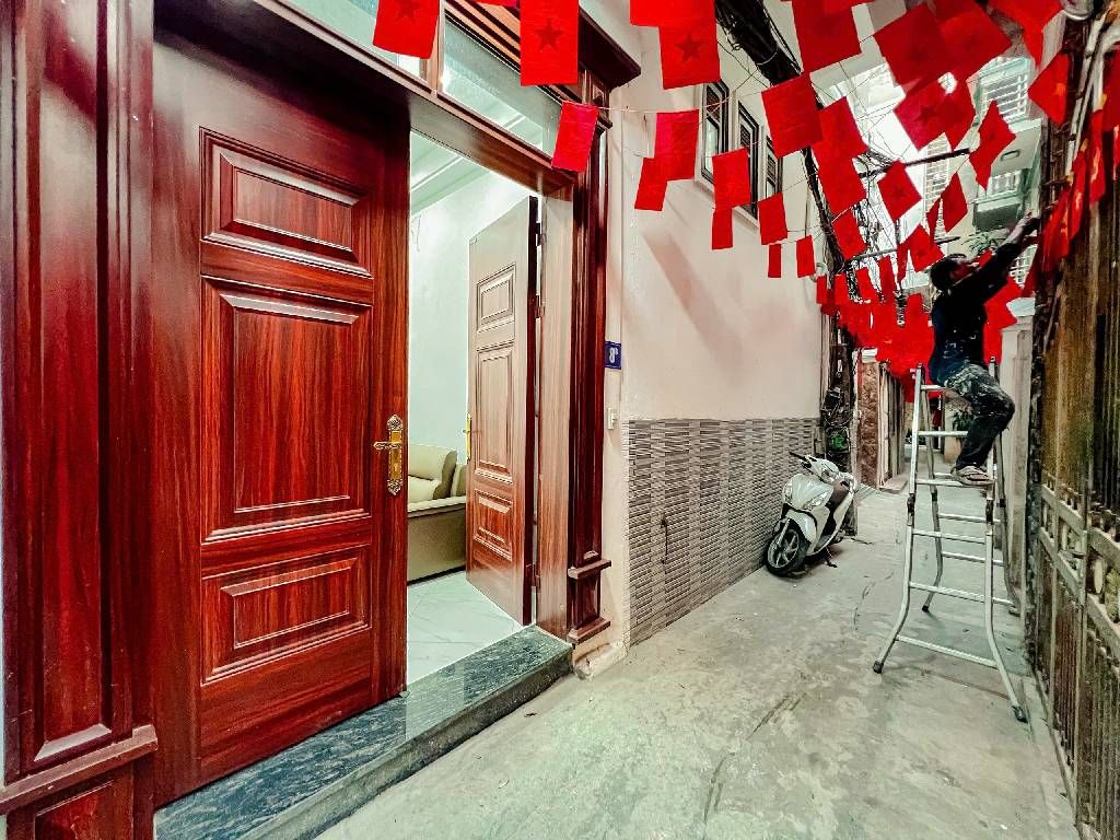 Bán nhà Linh Quang - diện tích 36.3m2 6 tầng - Nhà đẹp trung tâm phố, 8 phòng ngủ, full nội thất - giá 9,2 tỷ