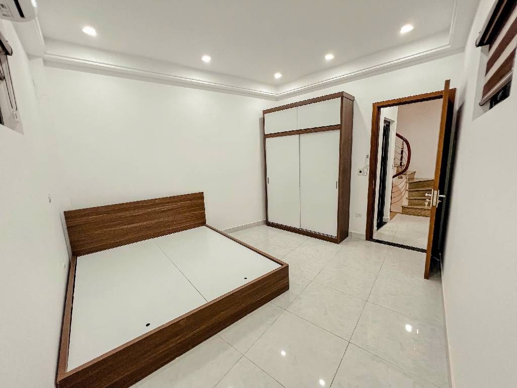 Bán nhà Linh Quang - diện tích 36.3m2 6 tầng - Nhà đẹp trung tâm phố, 8 phòng ngủ, full nội thất - giá 9,2 tỷ