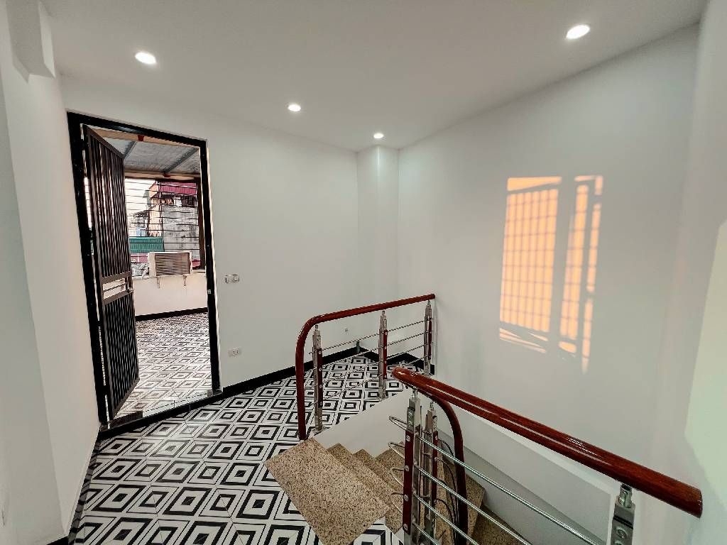 Bán nhà Linh Quang - diện tích 36.3m2 6 tầng - Nhà đẹp trung tâm phố, 8 phòng ngủ, full nội thất - giá 9,2 tỷ