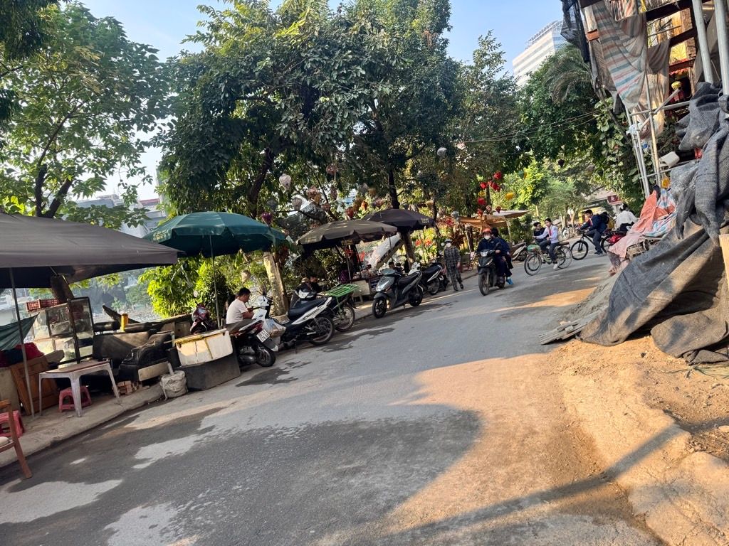 Bán nhà Phương Mai - diện tích 31.5m2 6 tầng - GẦN HỒ PHƯƠNG MAI - NHÀ ĐẸP - THANG MÁY - giá 10,5 tỷ