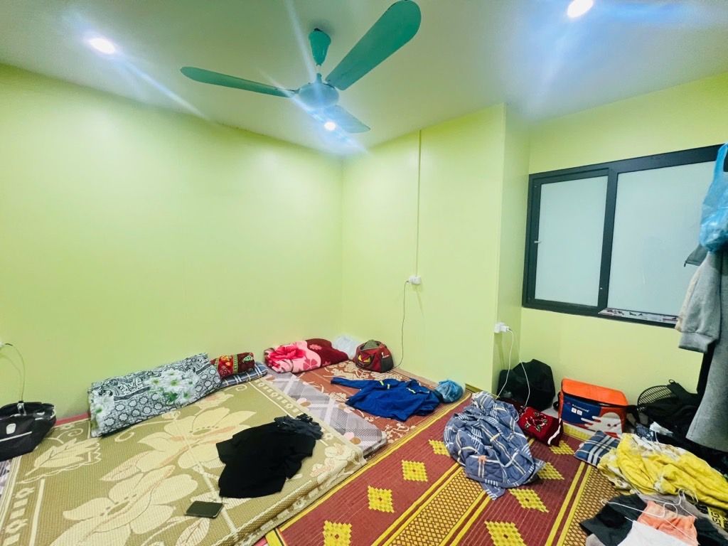 Bán nhà Hoà Bình - diện tích 25.5m2 3 tầng - Ngõ nông, vài bước ra đường lớn - giá 2,68 tỷ