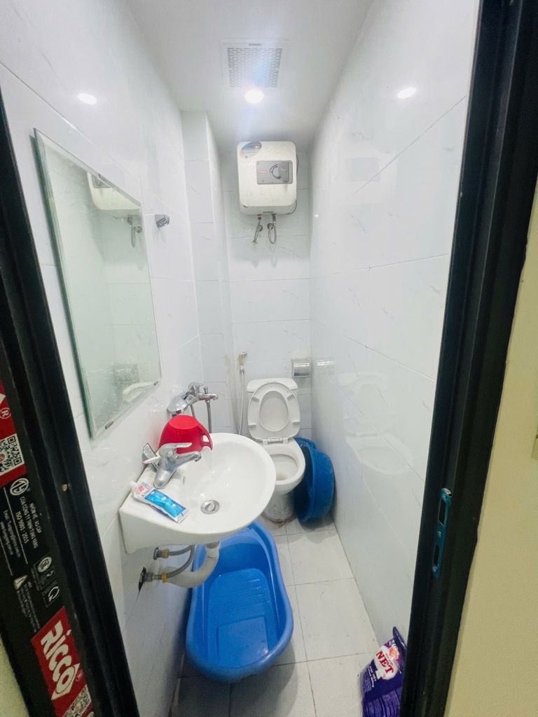 Bán nhà Hoà Bình - diện tích 25.5m2 3 tầng - Ngõ nông, vài bước ra đường lớn - giá 2,68 tỷ