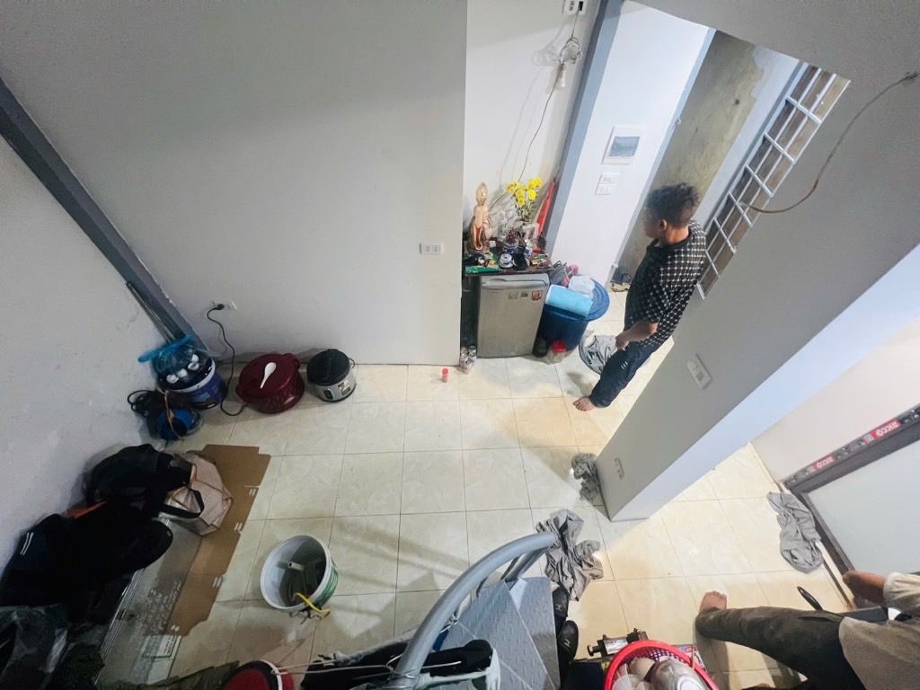 Bán nhà Hoà Bình - diện tích 25.5m2 3 tầng - Ngõ nông, vài bước ra đường lớn - giá 2,68 tỷ