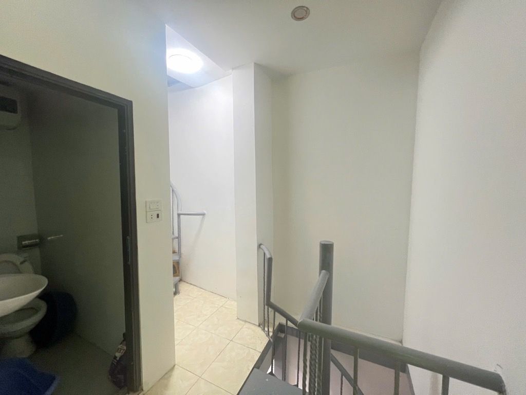 Bán nhà Hoà Bình - diện tích 25.5m2 3 tầng - Ngõ nông, vài bước ra đường lớn - giá 2,68 tỷ