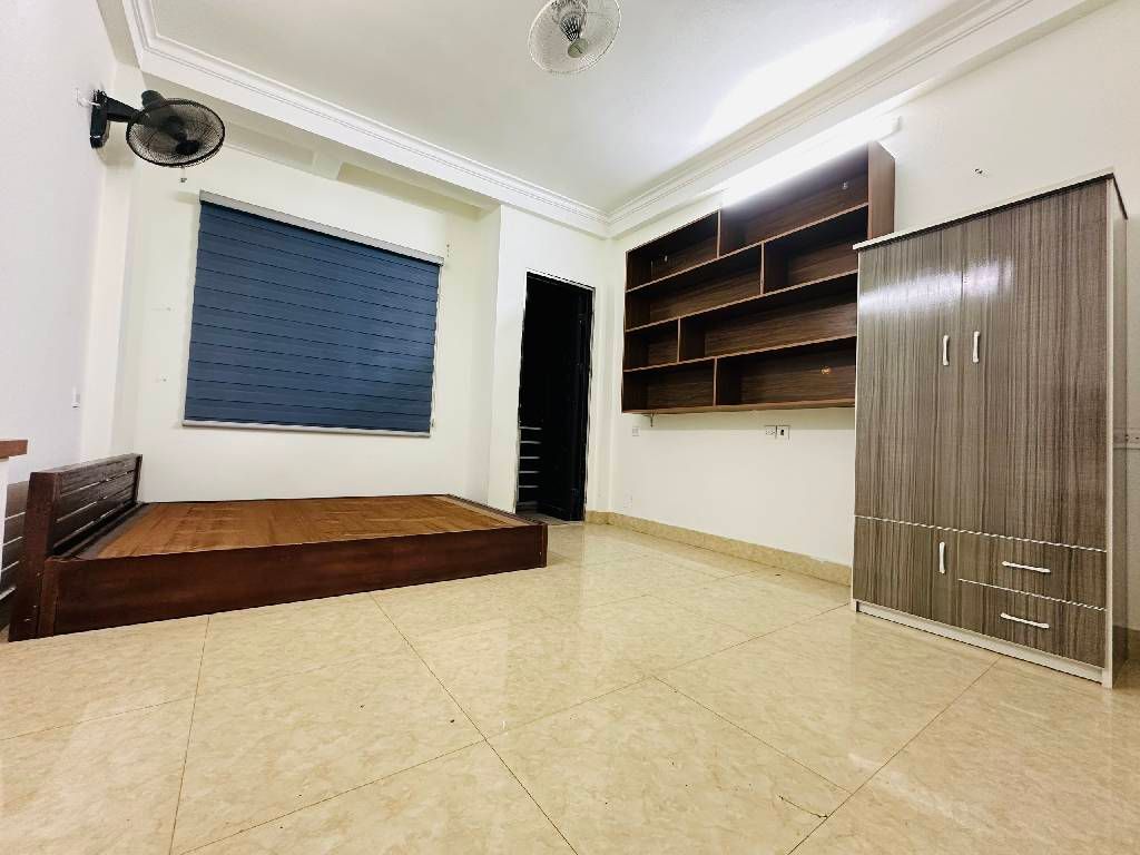 Bán nhà Thịnh Liệt - diện tích 42.2m2 5 tầng - Ô tô đỗ cửa - giá 11,9 tỷ