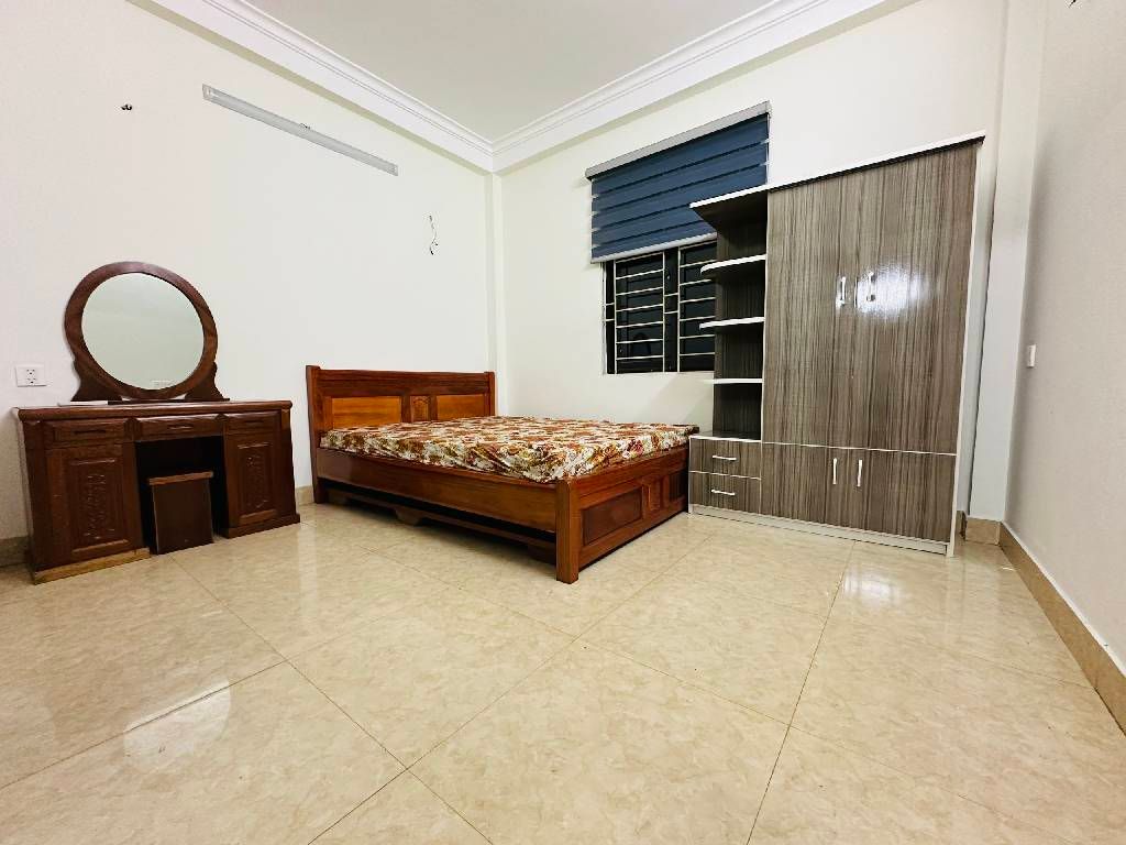 Bán nhà Thịnh Liệt - diện tích 42.2m2 5 tầng - Ô tô đỗ cửa - giá 11,9 tỷ