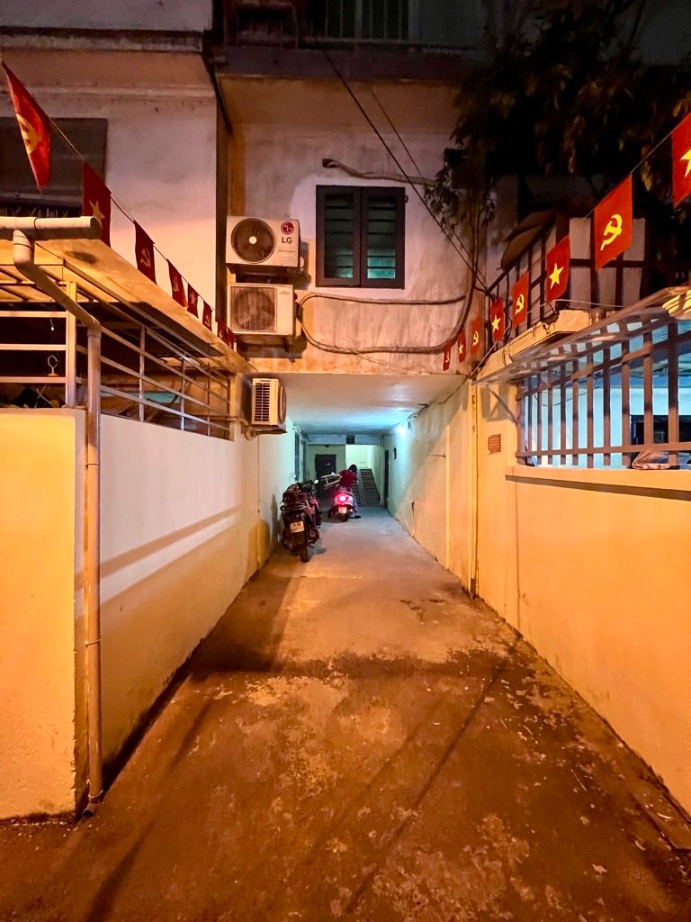 Bán nhà Tập thể Kim Giang - diện tích 70m2 5 tầng - Lô góc, view sân trường - giá 4,48 tỷ