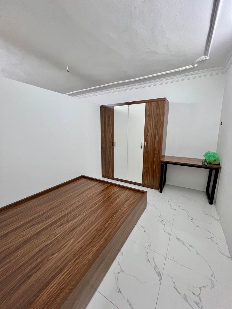 Bán nhà Tập thể Kim Giang - diện tích 70m2 5 tầng - Lô góc, view sân trường - giá 4,48 tỷ