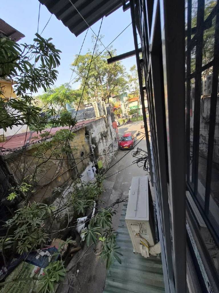 Bán nhà Thái Hà - diện tích 50m2 2 tầng - Nội thất đẹp chỉ việc xách vali về ở - giá 4,8 tỷ