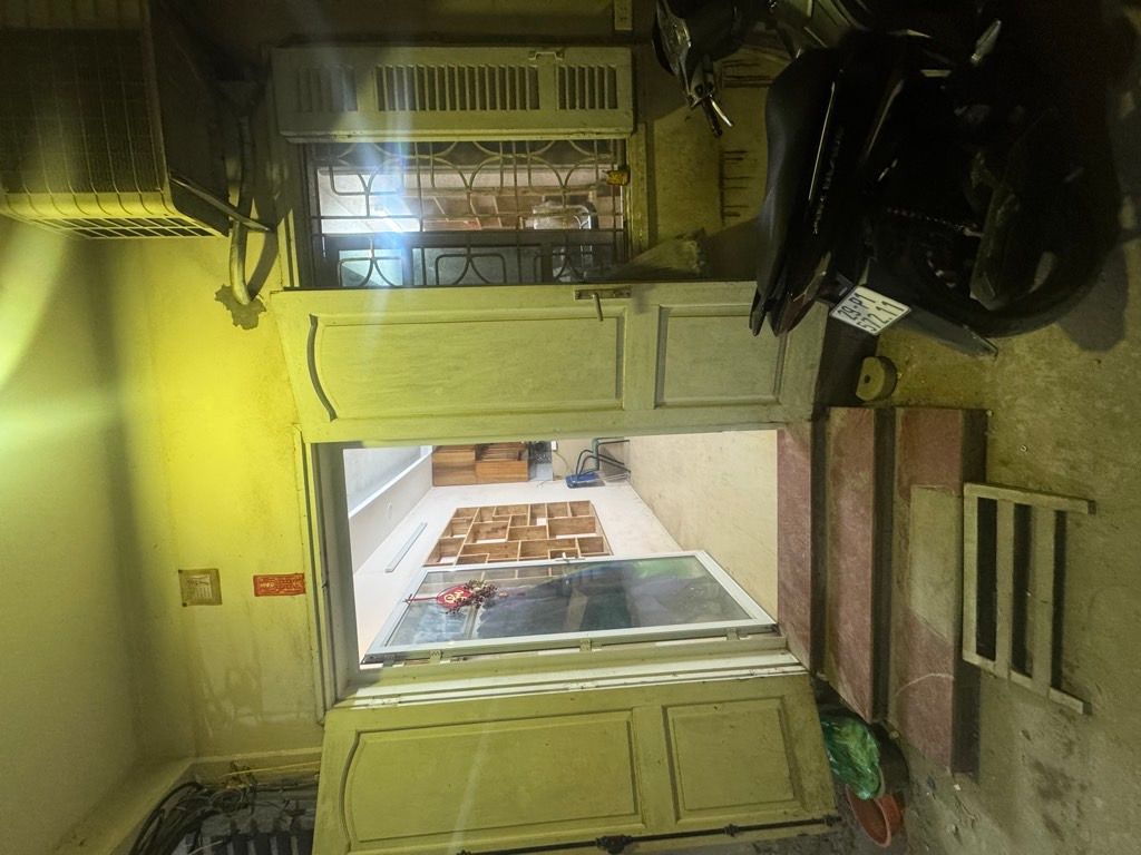 Bán nhà Ngọc Hồi - diện tích 31m2 5 tầng - kinh doanh tốt - giá 9,7 tỷ