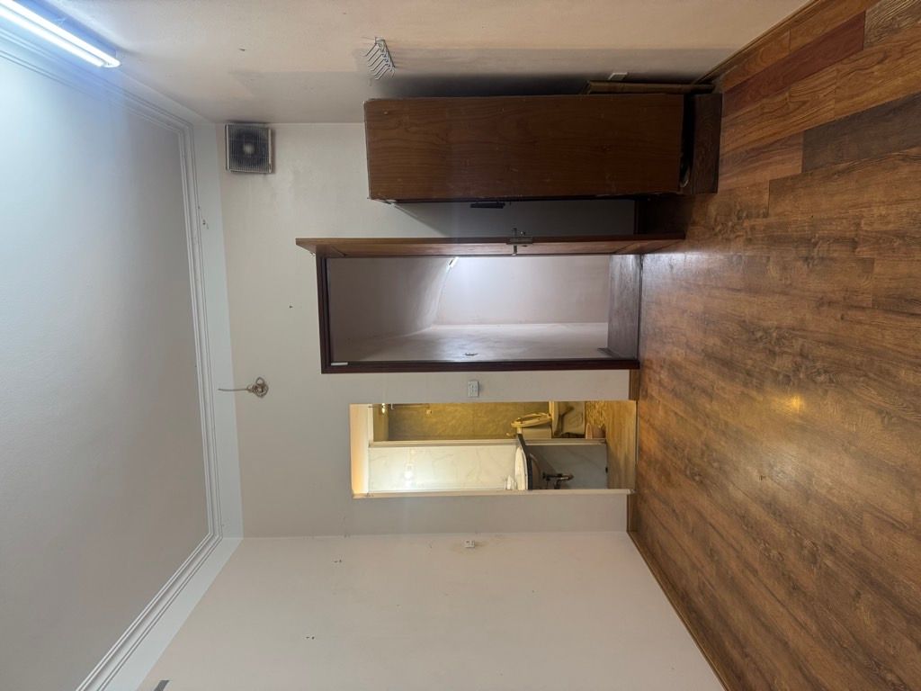 Bán nhà Ngọc Hồi - diện tích 31m2 5 tầng - kinh doanh tốt - giá 9,7 tỷ