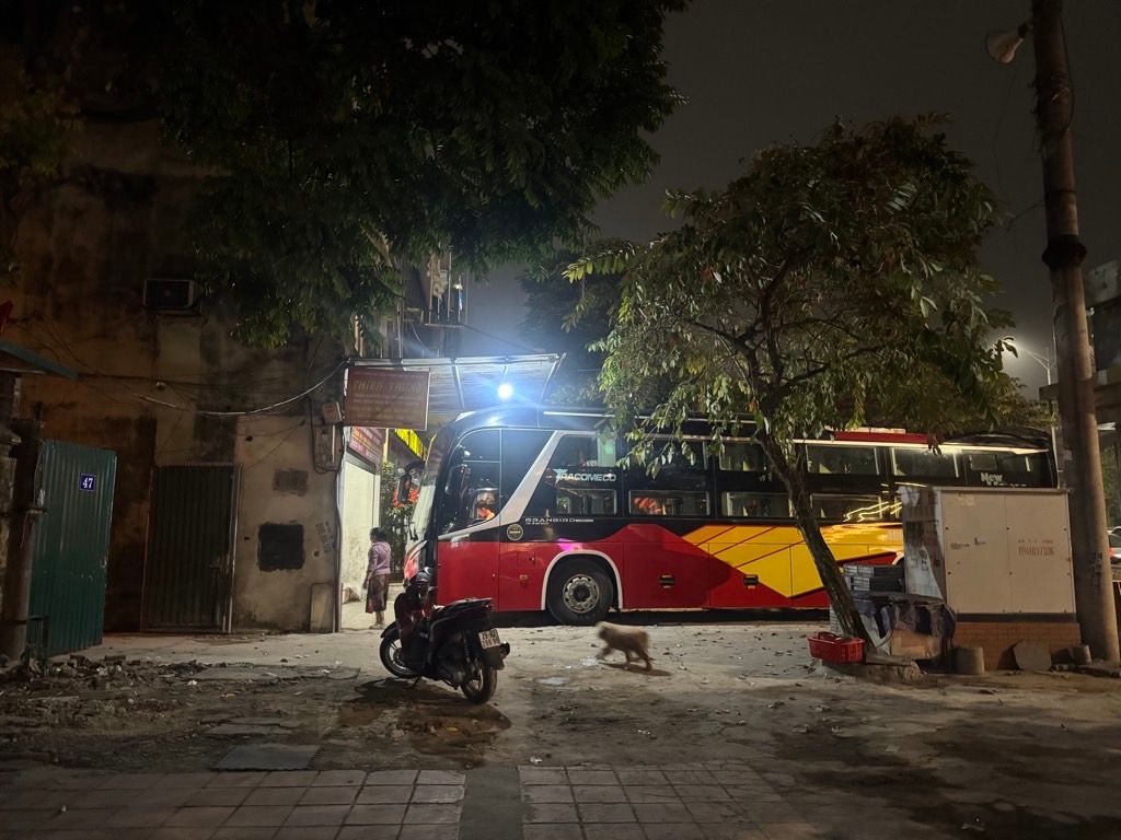 Bán nhà Ngọc Hồi - diện tích 31m2 5 tầng - kinh doanh tốt - giá 9,7 tỷ