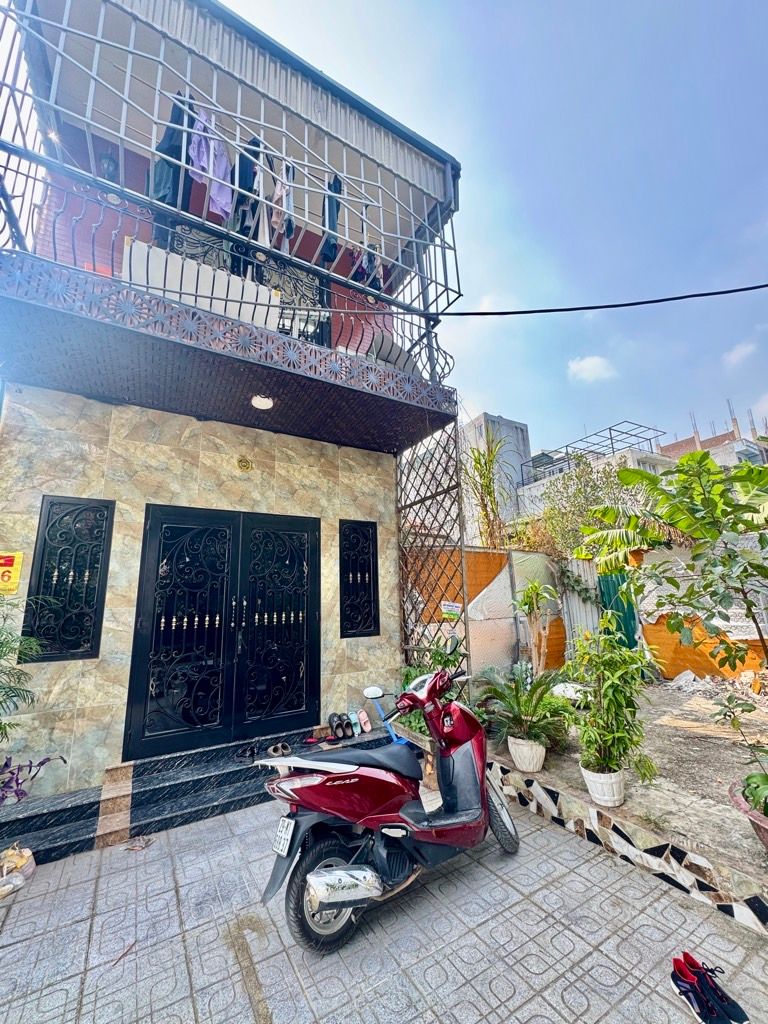 Bán nhà Định Công Hạ - diện tích 126m2 1 tầng - đất có thể làm luật lên tầng - giá 3,45 tỷ