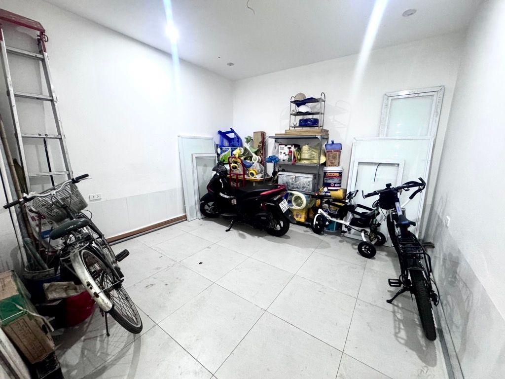 Bán nhà Chính Kinh - diện tích 43,6m2 7 tầng - Lô góc, gần nhiều trường đại học lớn - giá 15 tỷ