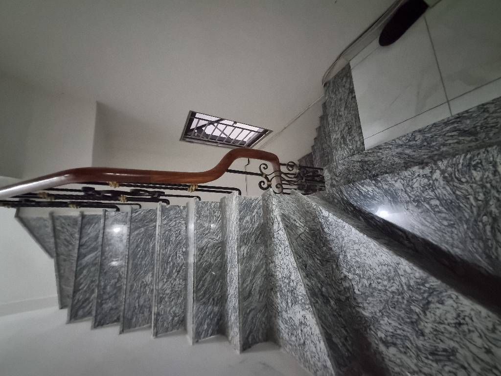 Bán nhà Nguyễn Trãi - diện tích 53.7m2 4 tầng - Nhà thiết kế dạng căn hộ cho thuê - giá 12,4 tỷ