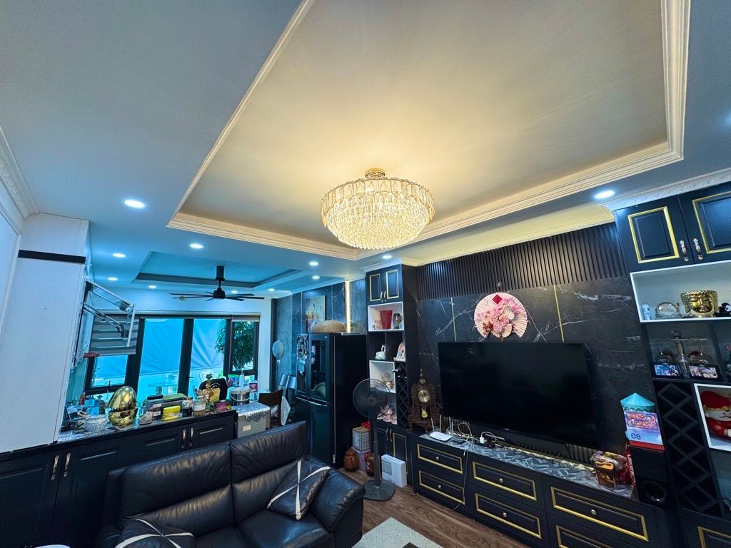 Bán nhà Tân Mai - diện tích 71m2 6 tầng - Ô TÔ TRÁNH - giá 23,5 tỷ