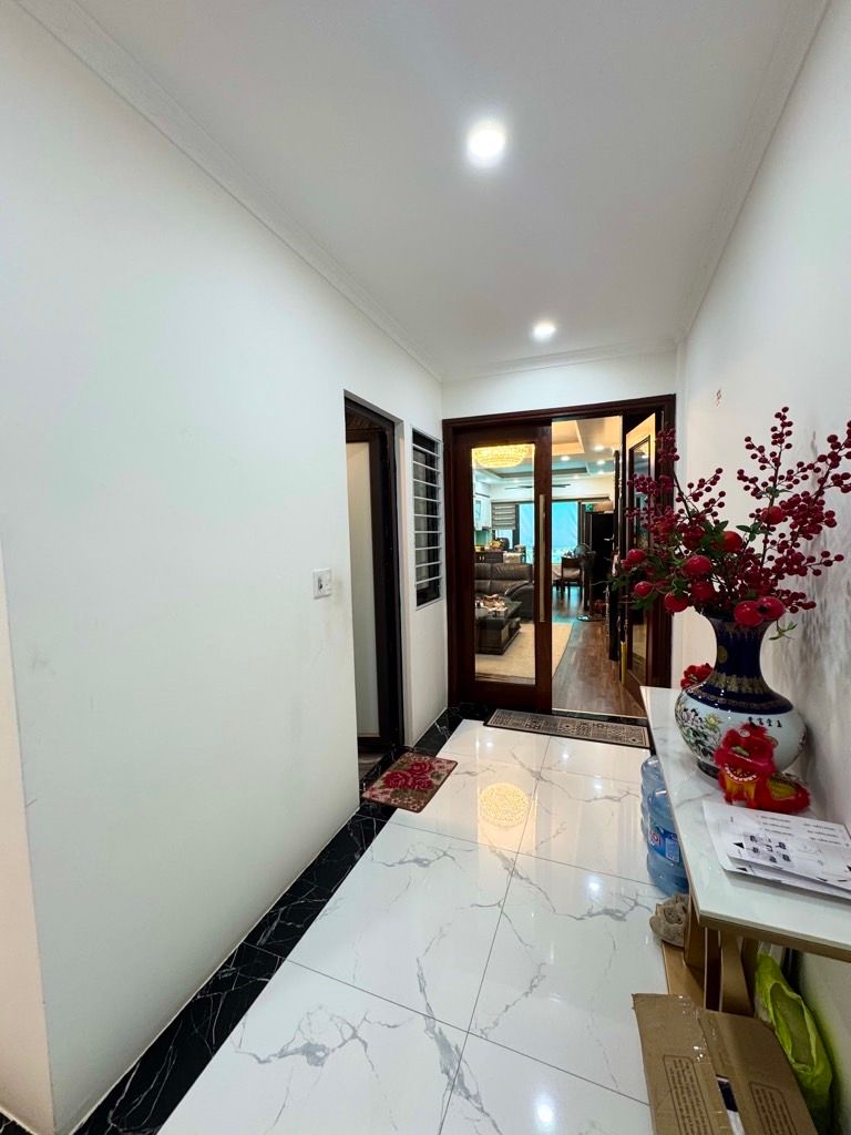 Bán nhà Tân Mai - diện tích 71m2 6 tầng - Ô TÔ TRÁNH - giá 23,5 tỷ