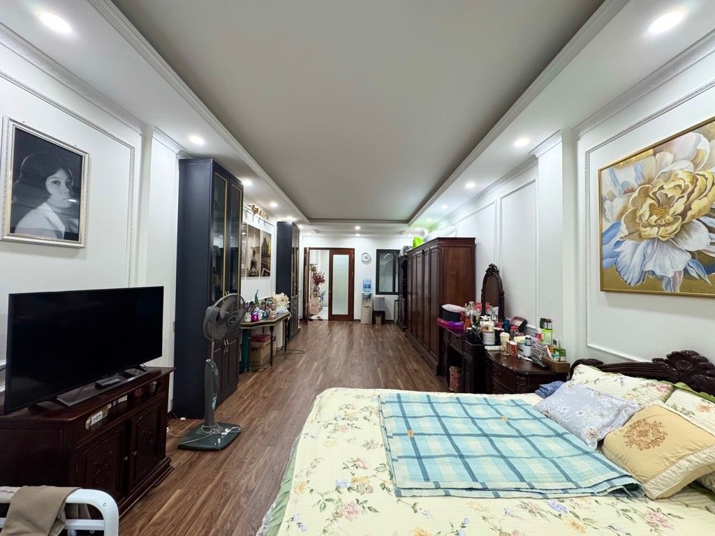 Bán nhà Tân Mai - diện tích 71m2 6 tầng - Ô TÔ TRÁNH - giá 23,5 tỷ