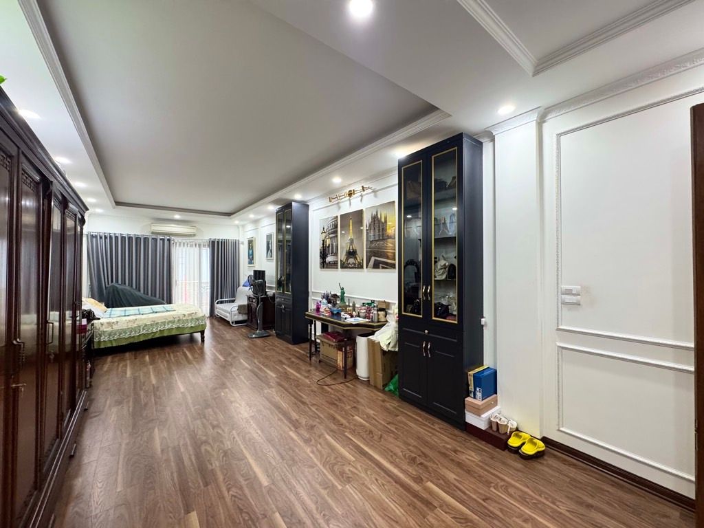 Bán nhà Tân Mai - diện tích 71m2 6 tầng - Ô TÔ TRÁNH - giá 23,5 tỷ