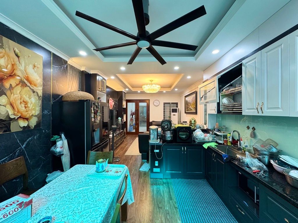 Bán nhà Tân Mai - diện tích 71m2 6 tầng - Ô TÔ TRÁNH - giá 23,5 tỷ