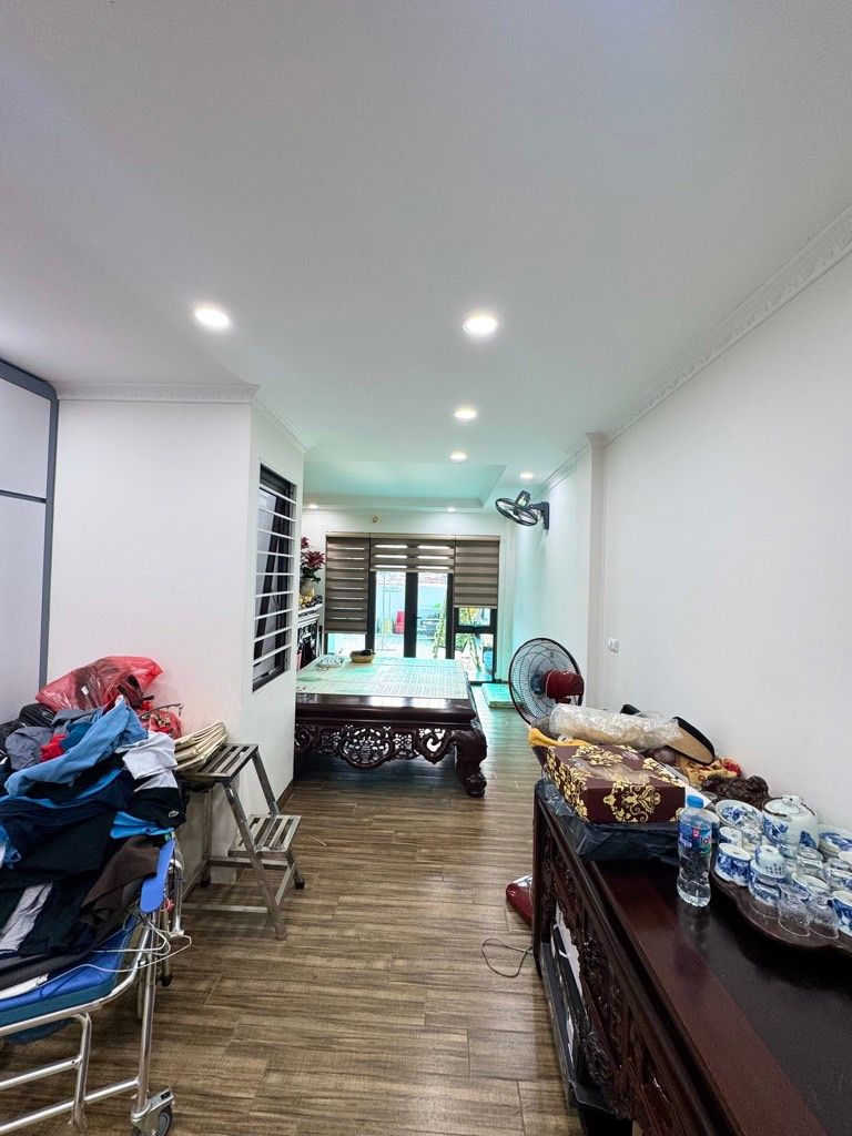 Bán nhà Tân Mai - diện tích 71m2 6 tầng - Ô TÔ TRÁNH - giá 23,5 tỷ