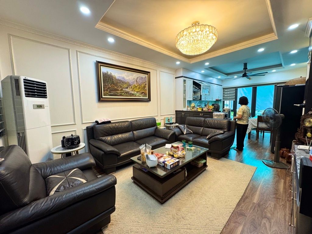 Bán nhà Tân Mai - diện tích 71m2 6 tầng - Ô TÔ TRÁNH - giá 23,5 tỷ