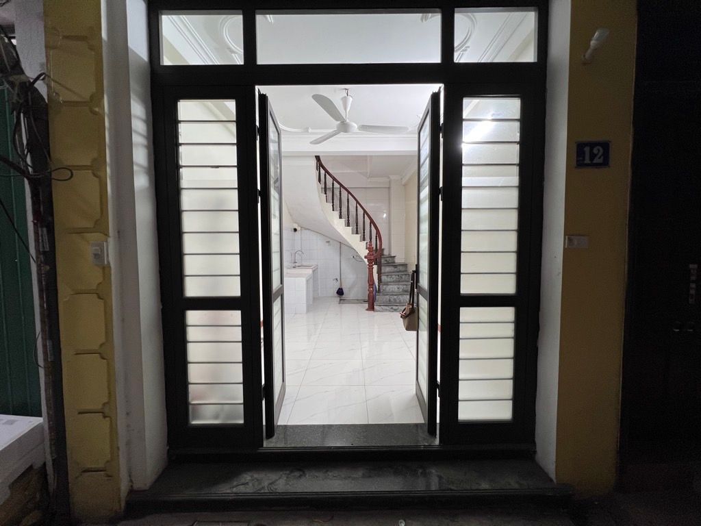 Bán nhà Nguyễn Trãi - diện tích 17m2 5 tầng - Gần phố - giá 6,15 tỷ