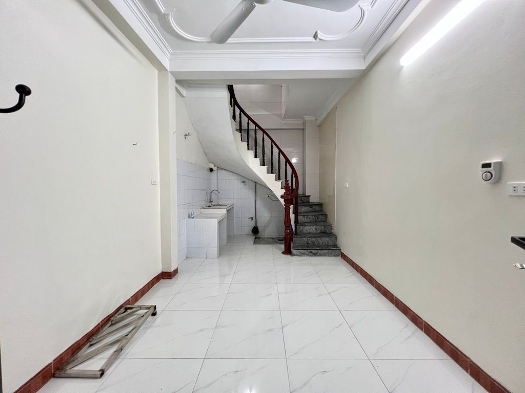 Bán nhà Nguyễn Trãi - diện tích 17m2 5 tầng - Gần phố - giá 6,15 tỷ