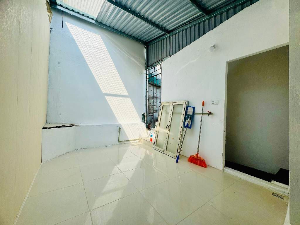 Bán nhà Khâm Thiên - diện tích 35.5m2 5 tầng - Nhà đẹp trung tâm - giá 5,3 tỷ