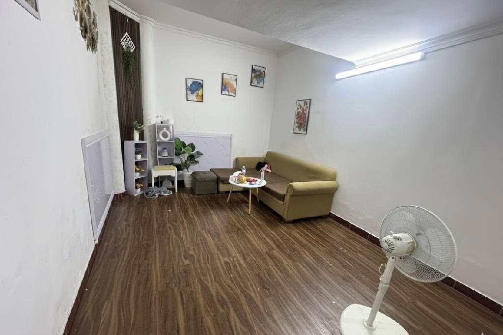 Bán nhà Khâm Thiên - diện tích 35.5m2 5 tầng - Nhà đẹp trung tâm - giá 5,3 tỷ