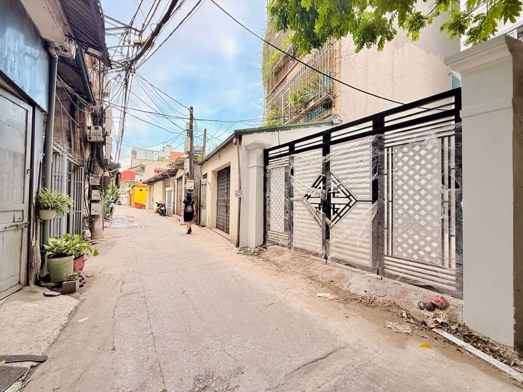 Bán nhà Nguyễn Khoái - diện tích 81m2 6 tầng - Thang máy, ngõ thông ô tô tránh - giá 18 tỷ