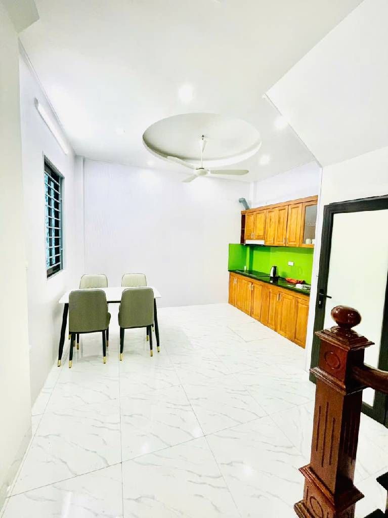 Bán nhà Lĩnh Nam - diện tích 101m2 6 tầng - Lô góc - giá 17,5 tỷ