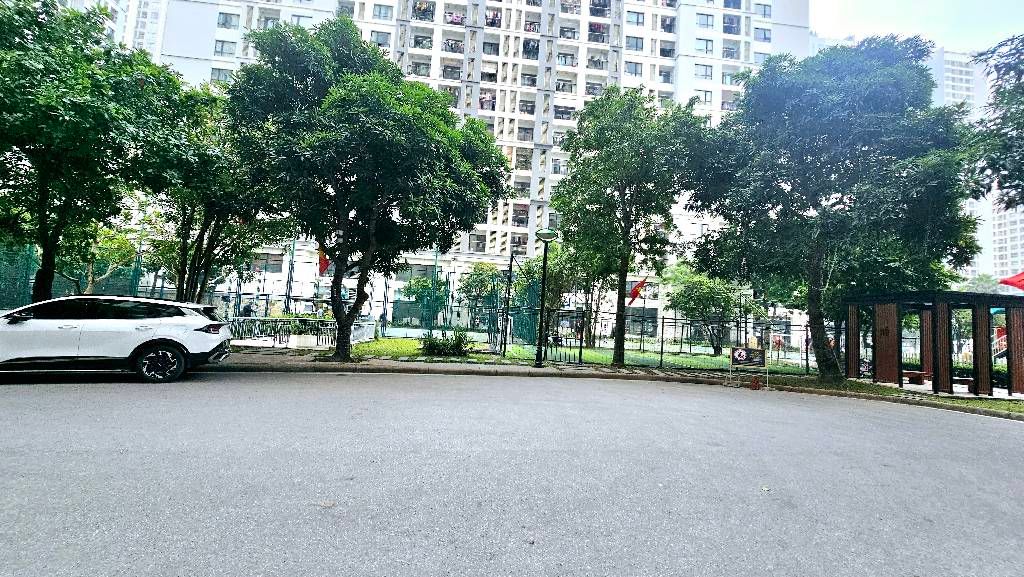 Bán nhà Vinhomes Times City - diện tích 106m2 1 tầng - View sân thể thao - giá 14,5 tỷ