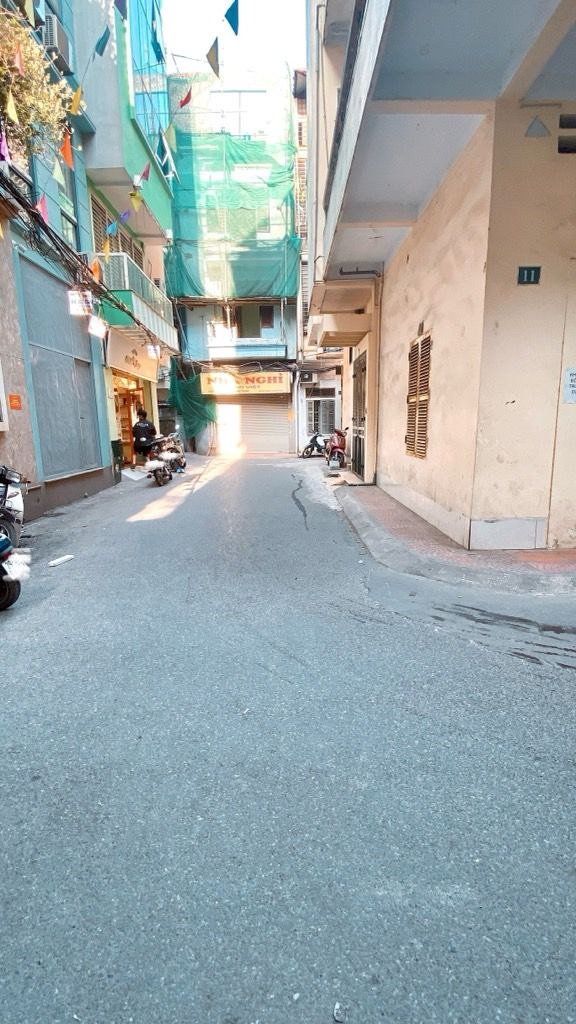 Bán nhà Tạ Quang Bửu - diện tích 31.1m2 5 tầng - Mặt ngõ thông kinh doanh ô tô đỗ cửa - giá 11 tỷ