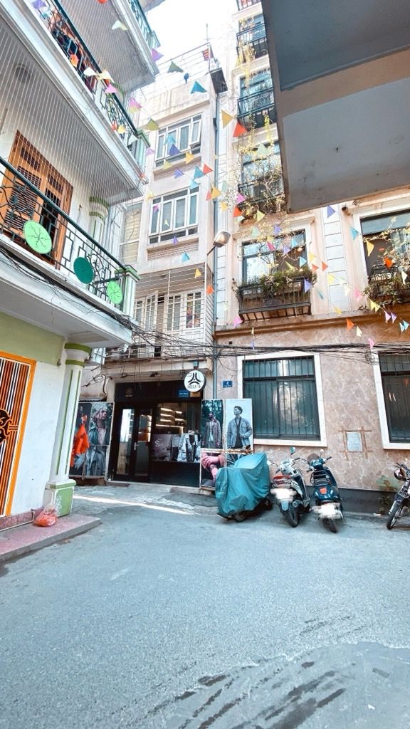 Bán nhà Tạ Quang Bửu - diện tích 31.1m2 5 tầng - Mặt ngõ thông kinh doanh ô tô đỗ cửa - giá 11 tỷ