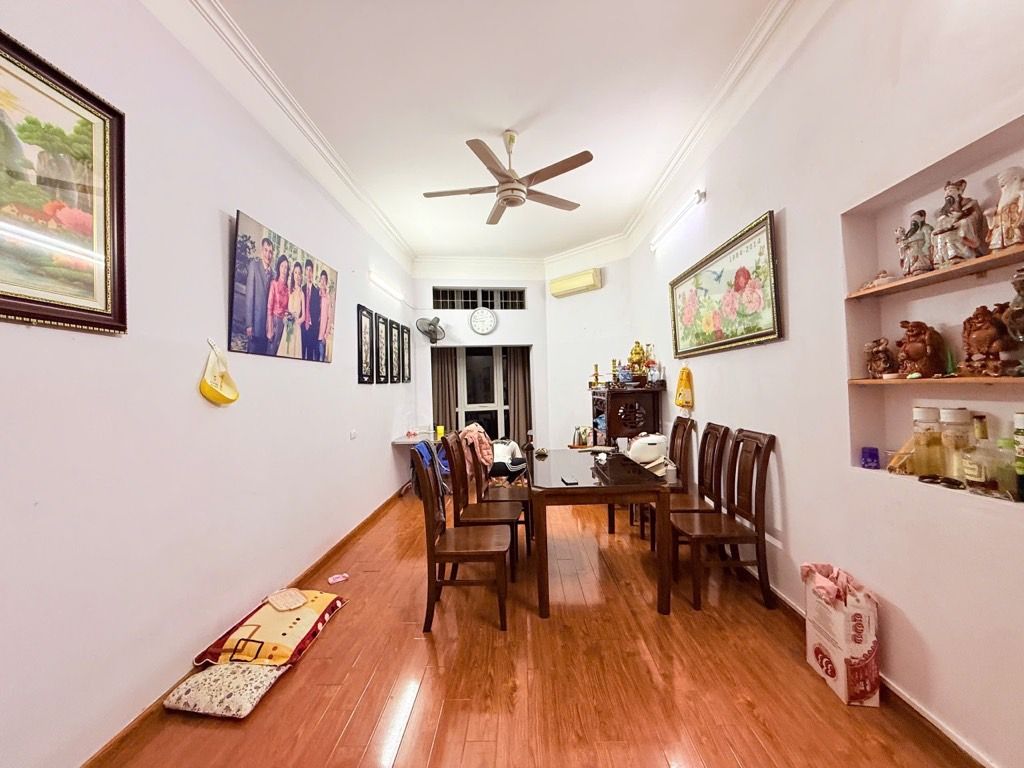 Bán nhà Hoàng Mai - diện tích 43m2 4 tầng - Ô TÔ ĐỖ CỬA - giá 13,5 tỷ