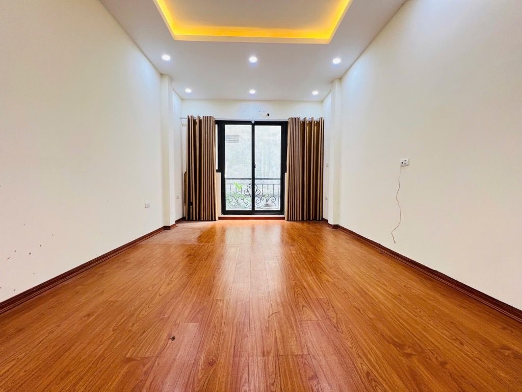 Bán nhà Giáp Nhị - diện tích 32,4m2 6 tầng - Ô TÔ DỪNG ĐỖ TRƯỚC NHÀ - giá 9,8 tỷ