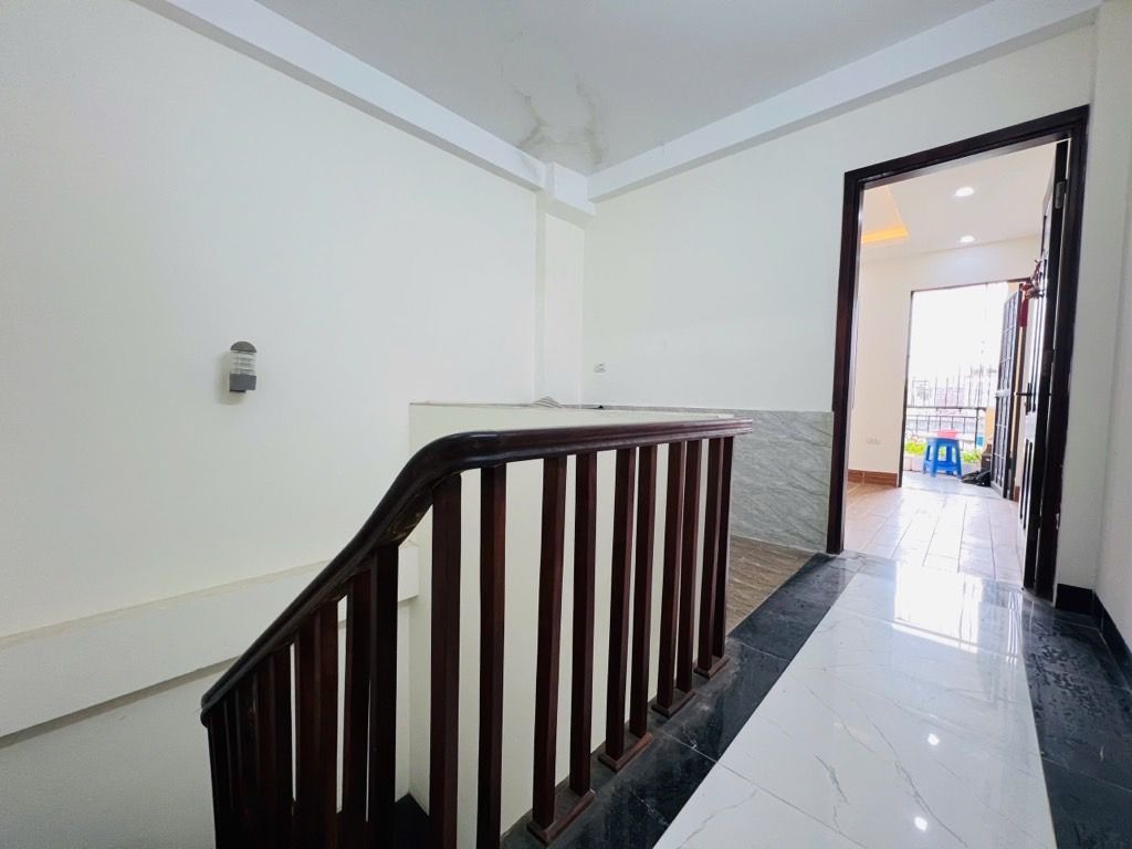 Bán nhà Giáp Nhị - diện tích 32,4m2 6 tầng - Ô TÔ DỪNG ĐỖ TRƯỚC NHÀ - giá 9,8 tỷ