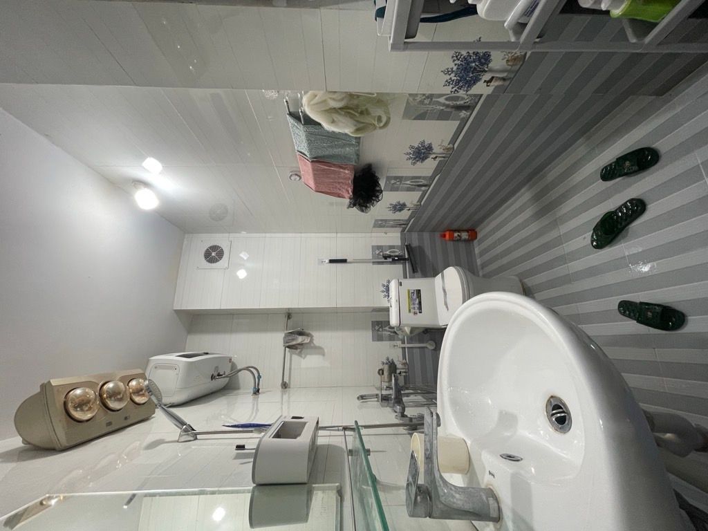 Bán nhà Định Công Hạ - diện tích 46m2 3 tầng - Nhà đẹp chắc chắn ở luôn - giá 3,8 tỷ