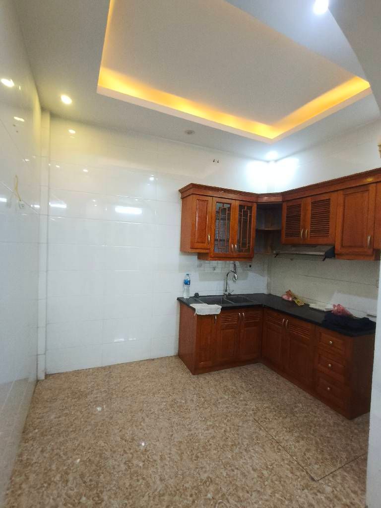 Bán nhà Vĩnh Hưng - diện tích 30m2 4 tầng - Ô tô quay đầu - giá 6,8 tỷ