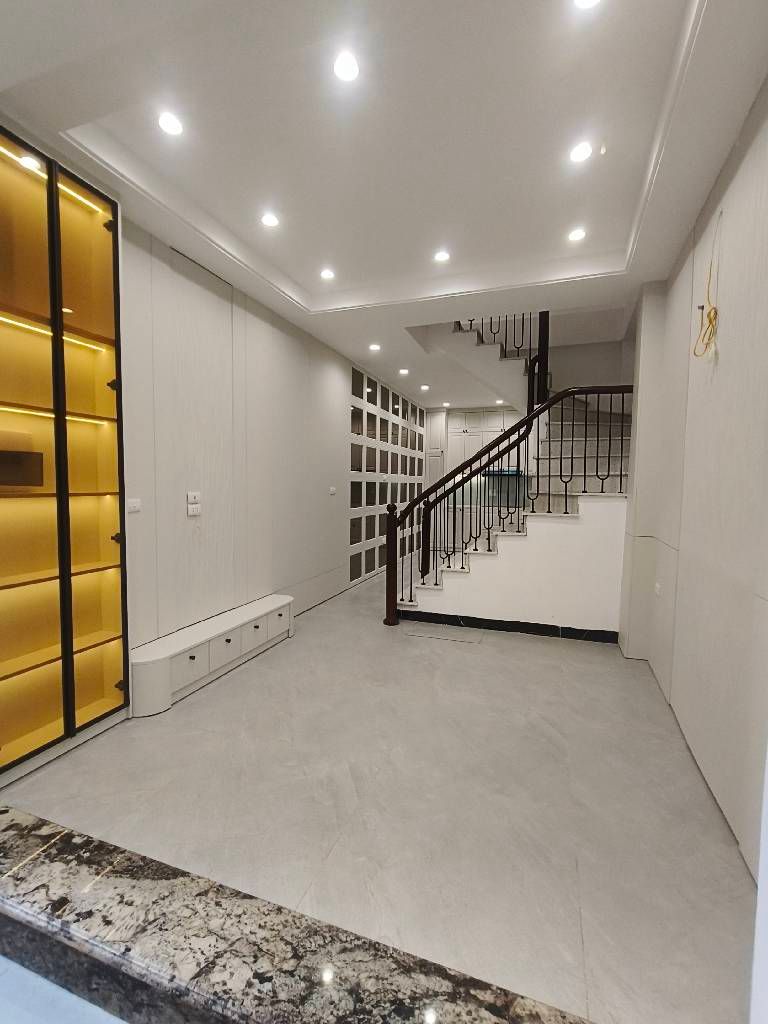 Bán nhà Đông Thiên - diện tích 34m2 5 tầng - Gần phố - giá 7,49 tỷ