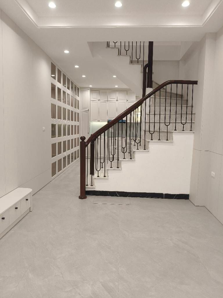 Bán nhà Đông Thiên - diện tích 34m2 5 tầng - Gần phố - giá 7,49 tỷ