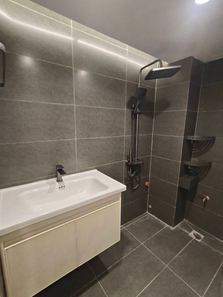 Bán nhà Đông Thiên - diện tích 34m2 5 tầng - Gần phố - giá 7,49 tỷ