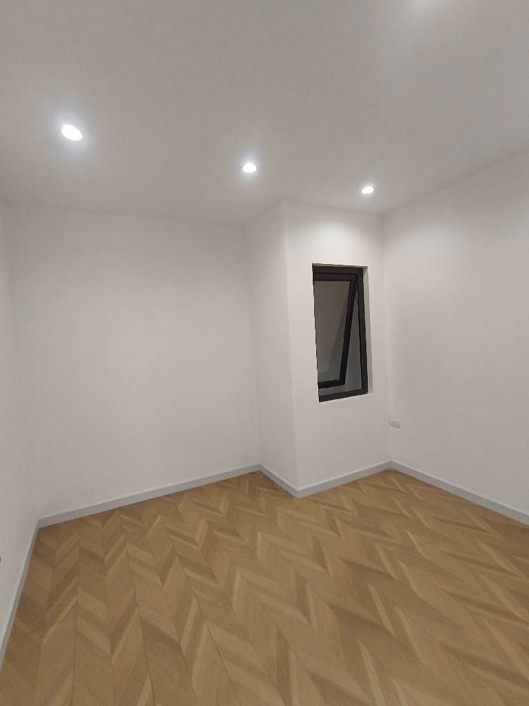 Bán nhà Đông Thiên - diện tích 34m2 5 tầng - Gần phố - giá 7,49 tỷ