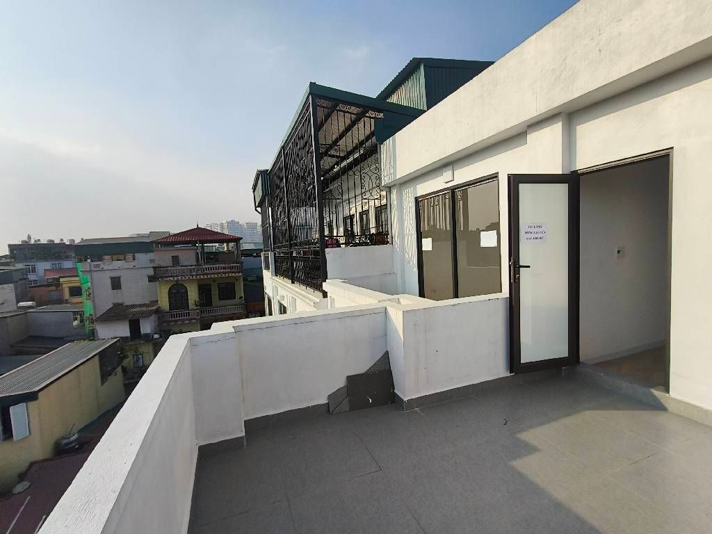 Bán nhà Đông Thiên - diện tích 34m2 5 tầng - Gần phố - giá 7,49 tỷ