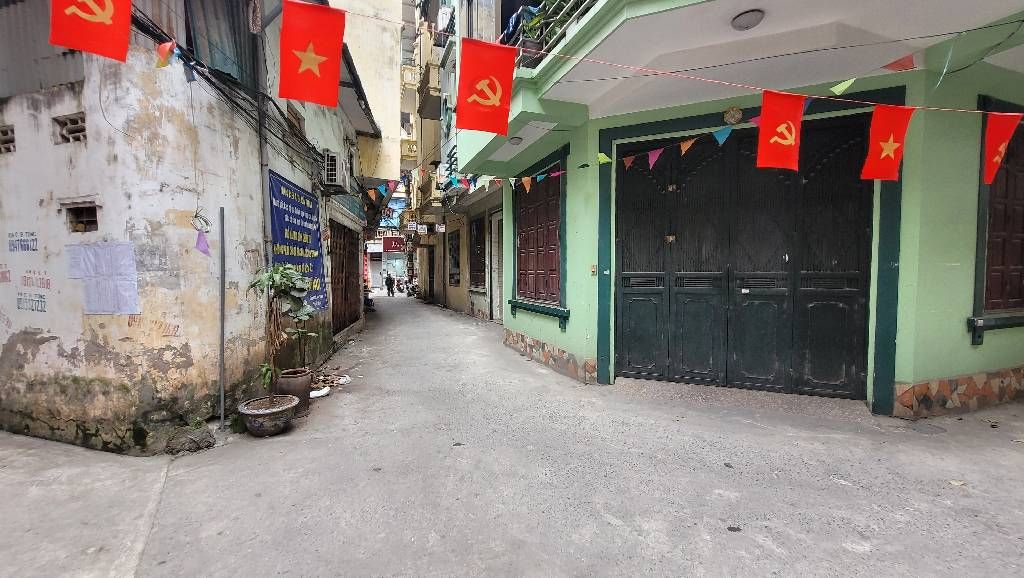 Bán nhà Minh Khai - diện tích 109.8m2 5 tầng - ô tô vào tận nhà - giá 18,9 tỷ